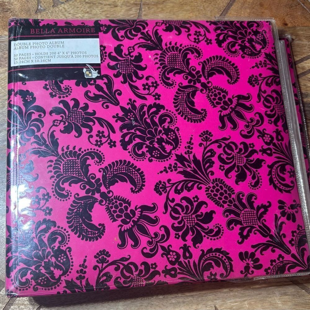 New Bella Armoire Double Photo Album Holds 200 Photos 4”x6” NWT 50 Pages